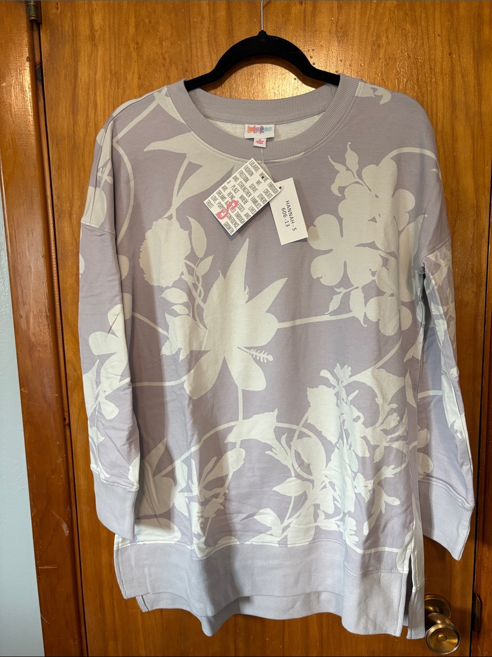 NWT - LuLaRoe Hannah Lavender Crew Sweatshirt with Floral Print - Size Small